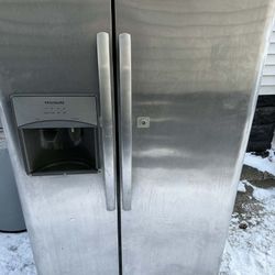 Refrigerator And Stove Delivery Available 