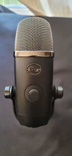 Blue Yeti X USB Condenser Mic, Black Stand, Headphone Jack, Multi-Pattern