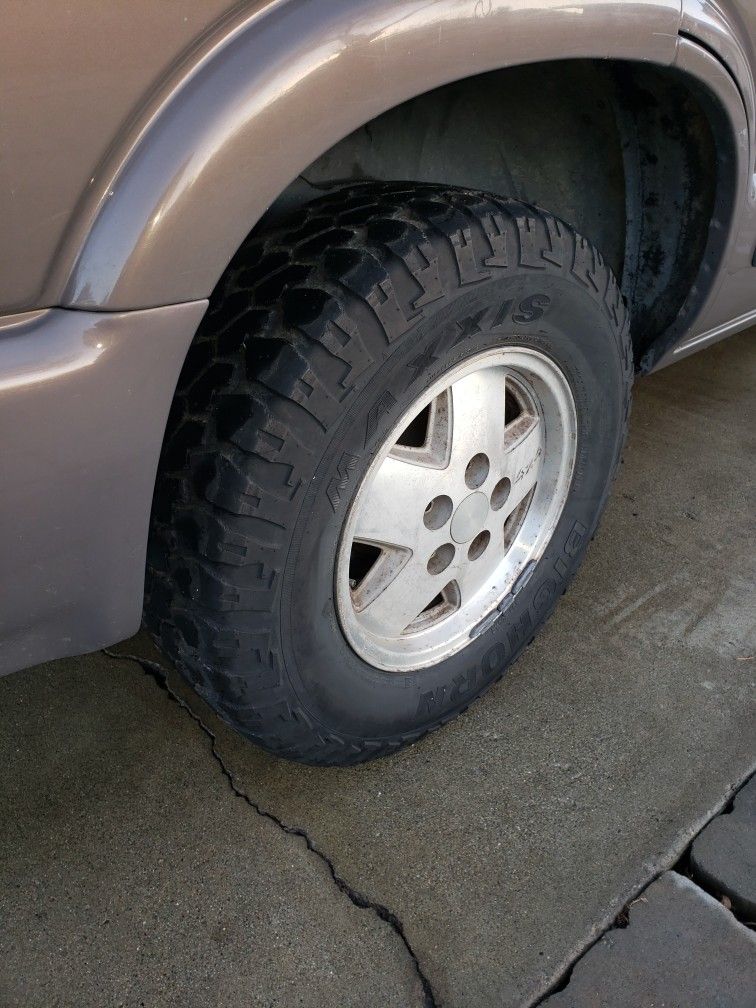 Cheap 4x4 S10 Aluminum Rims. $100