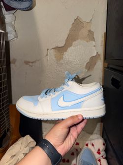 Women Air Jordan 1 Low SE ‘Reverse Ice Blue
