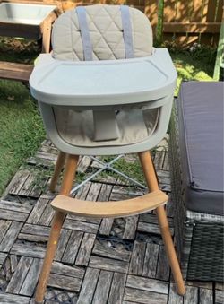 High Chair with Wooden Legs