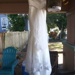 Mermaid Style Wedding Gown W/Veil