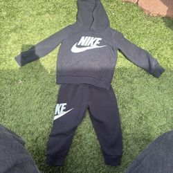 kids nike tracksuit 