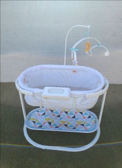 LIKE NEW, COMO NUEVO. Fisher-Price Baby Bedside Sleeper Soothing Motions Bassinet with Lights Music Vibrations & Toy Mobile