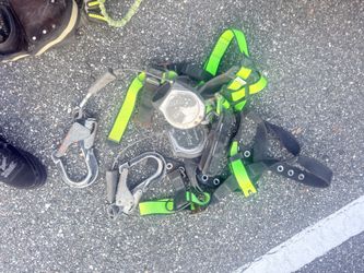 Safety Harness with 10ft lanyard