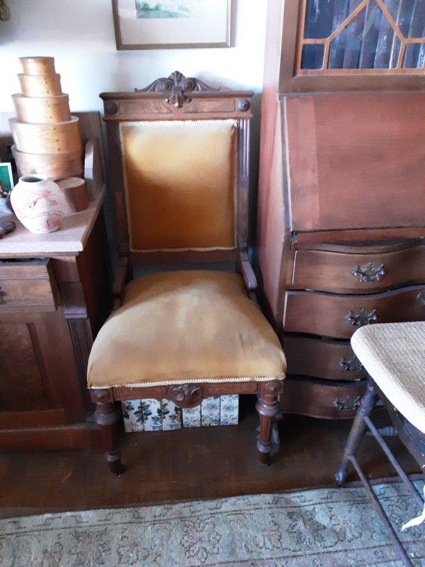 Victorian Parlor Chair