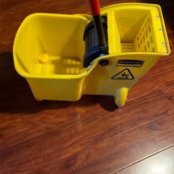 Rubbermaid Commercial