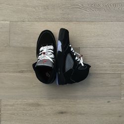 Black Metallic 5’s