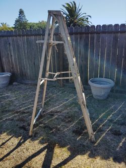 Aluminum ladder