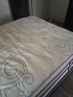 King Size Serta iComfort Mattress