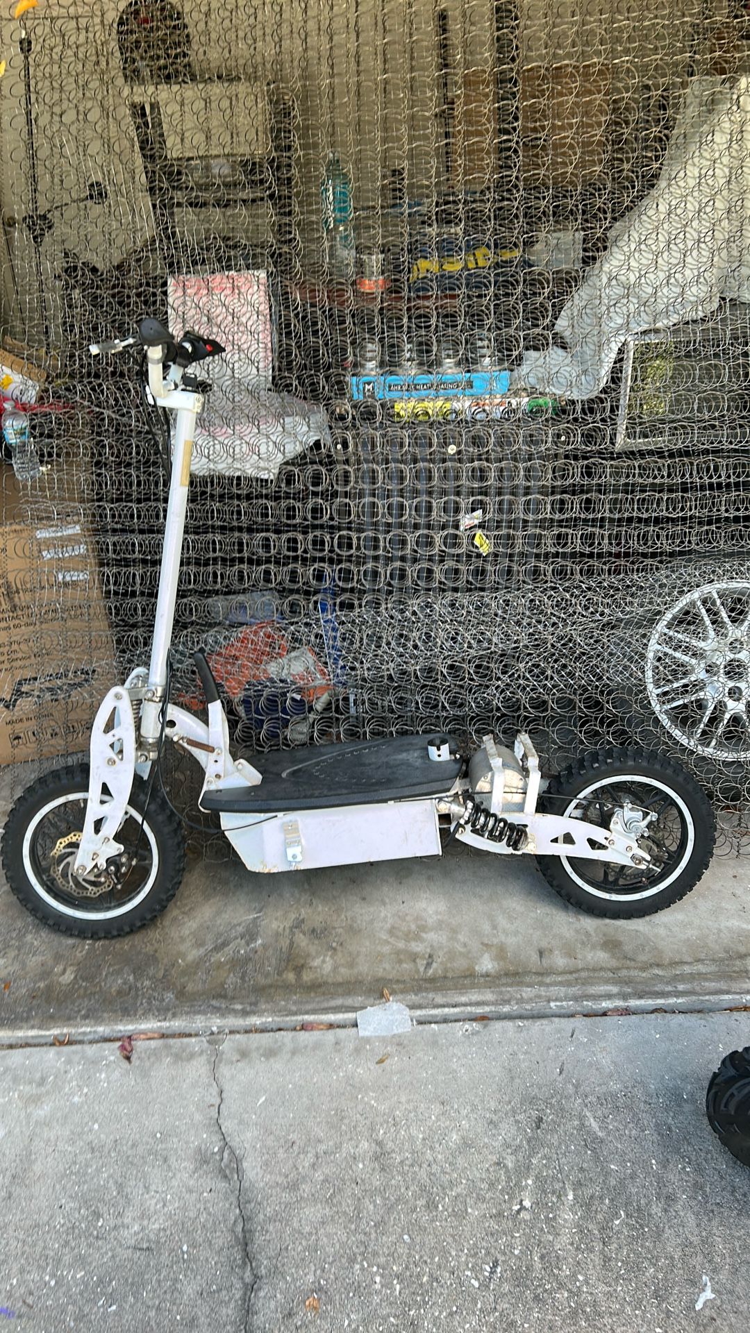 48v Electric scooter Needs A Battery (look In Description)