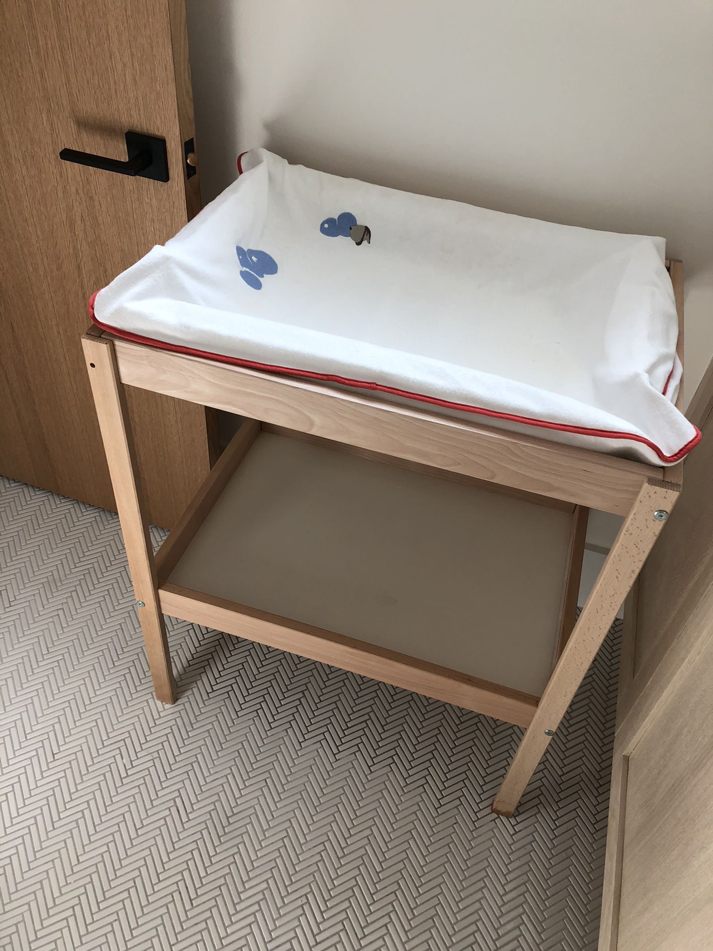 IKEA changing table plus mattress