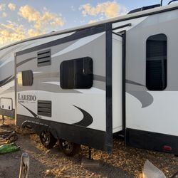2016 Keystone Laredo