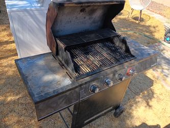 BBQ Grill - Dyna Glo Propane Barbeque Grill