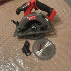Brand New Milwaukee M18 Fuel 6-1/2inc Circular Saw (too Only) It Come Out From A Set