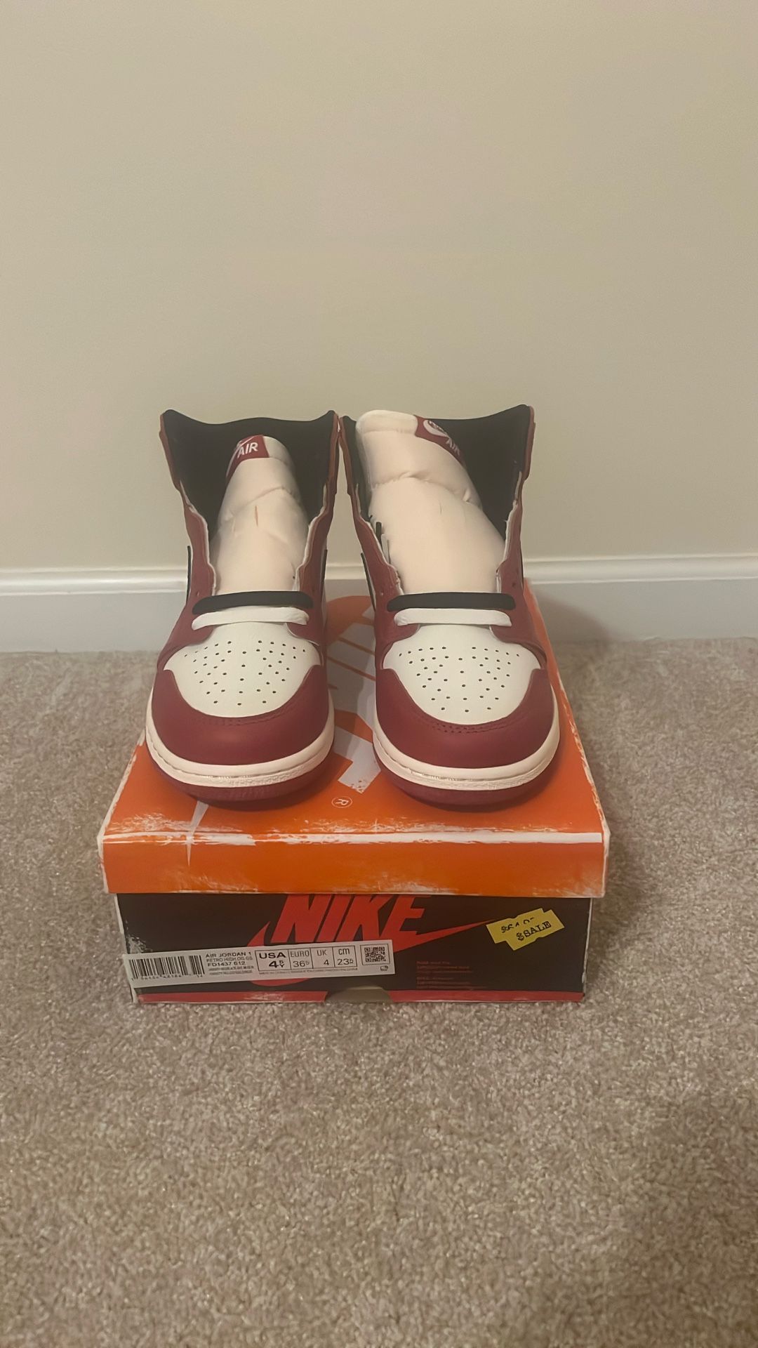 Jordan 1 Lost And Found Sizes 4.5y, 5y, 5.5y, 6.5y, 7y