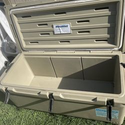 Engel 123 High Performance Hard Cooler and Ice Box  List price $499 ( new)   Your price $175   Great for boat , bayhouse , fishing , jet ski ,tailgati
