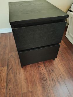 2x nightstands