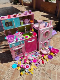 Wood toy kitchen set