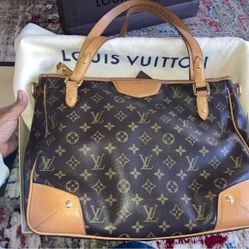 Authentic Louis Vuitton Purse. 