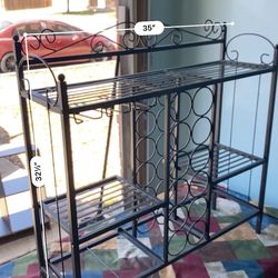 Metal wine rack