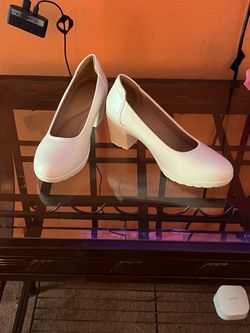 New women’s shoes size 7 1/2 eight for sale