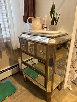 Mirror table for bathroom