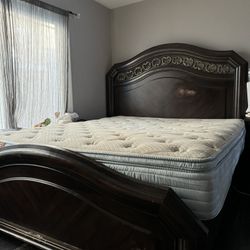 ***CALI KING 4 PIECE BEDROOM SET***