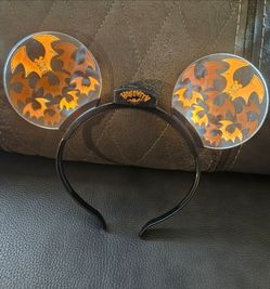 HOLLOWEEN DISNEY MICKEY MOUSE BAT LIGHT UP EARS HEADBAND