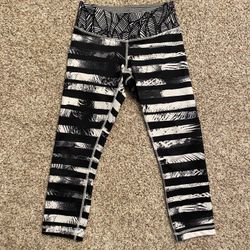 Lululemon Wunder Under Crop Size 4