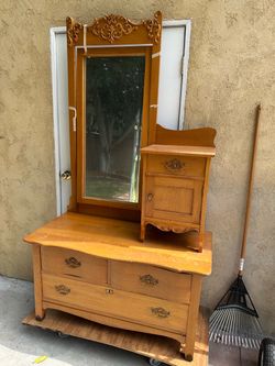 FREE VANITY