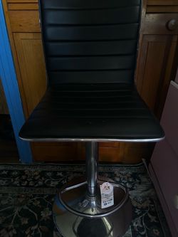 Leather seat spin chair