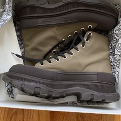 Alexander McQueen Khaki boot