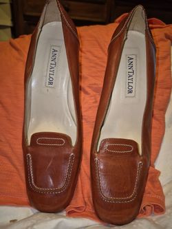 Leather shoes SIZE 8.5 ORIGINAL PRICE $85