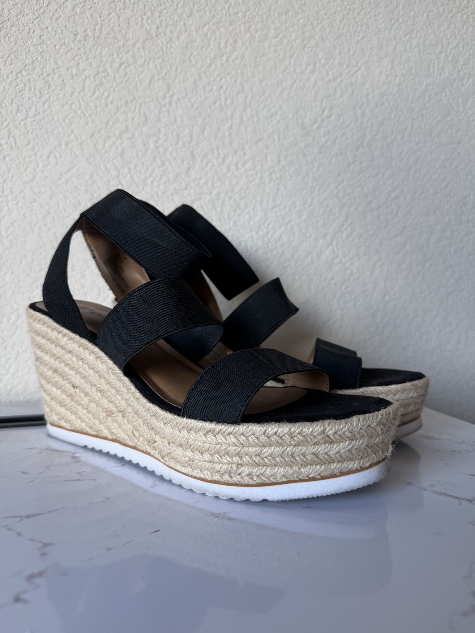 Black Wedge Sandals - Stylish & Comfy!