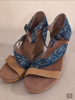 Toms Wedges