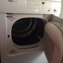 BOSH washer and dryer stackable