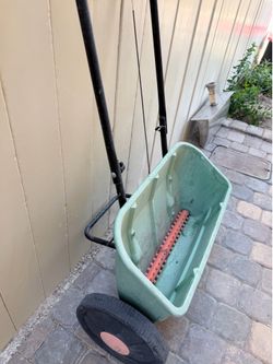 Turf Builder Seed Spreader