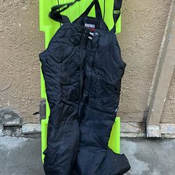 Men’s snow bib size medium