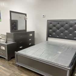 4PC Queen Bedroom Set 