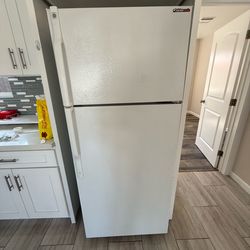 GE refrigerator/freezer