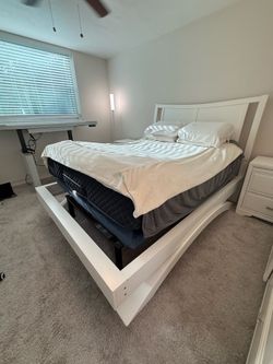 $1,195 ROOMS TO GO SMART BEDROOM SET 7PC - SERTA MOTION VI ADJUSTABLE + HYBRID - ($6,000+ RETAIL)