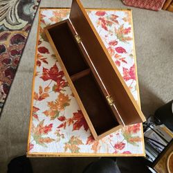 $10  OBO    MENS/WOMENS WOODEN JEWELRY  BOX/VALET