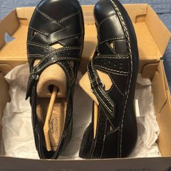 Clarks Women's Ashland Spin Q Size 7