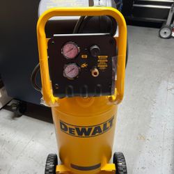 DEWALT AIR COMPRESSOR 15 GALLON