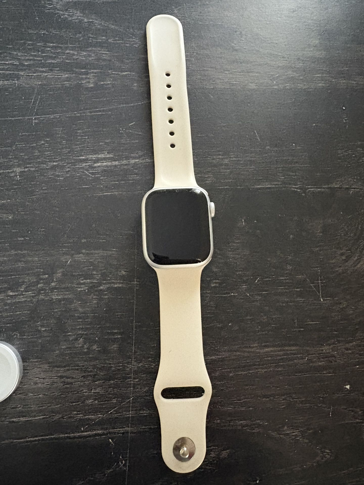 Apple Watch Series 8 – Excellent Condition + Charger