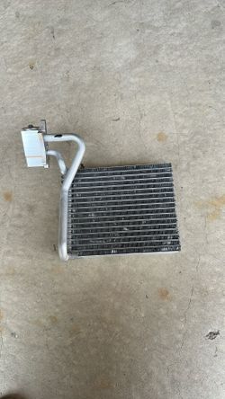 Volvo VNL Radiator