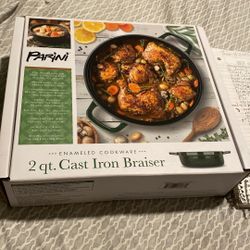 CAST IRON BRAISER. ( 2 QT)