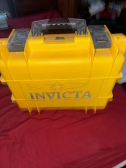 INVICTA EIGHT WATCH CASE FOR THE BIG ONES