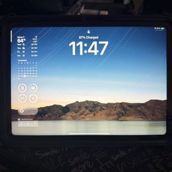 iPad 10.9 Blue 64gb (w/Otterbox Defender Case)